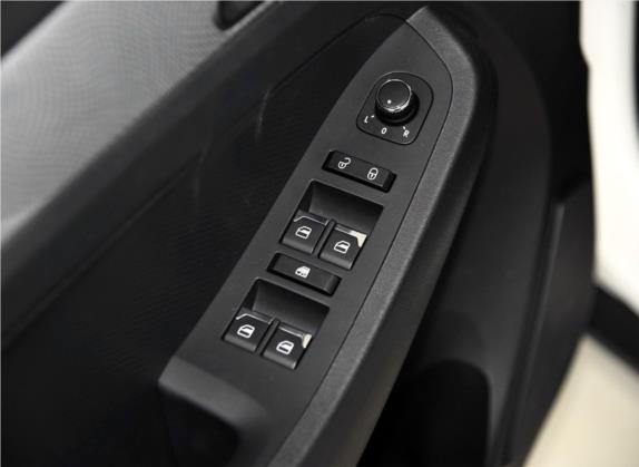 绅宝X55 2016款 1.5L 手动标准版 车厢座椅   门窗控制
