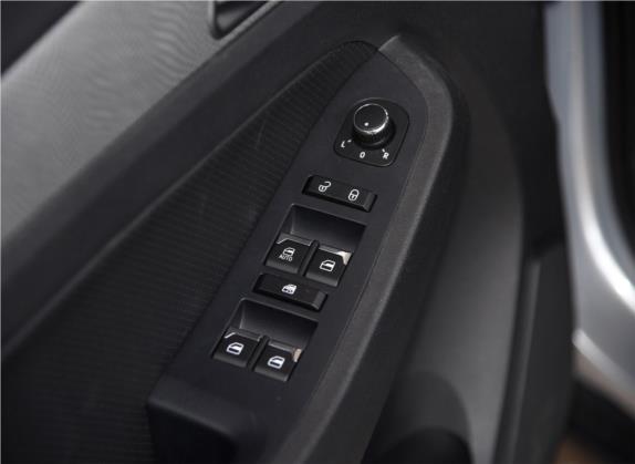 绅宝X55 2016款 1.5T 手动舒适版 车厢座椅   门窗控制