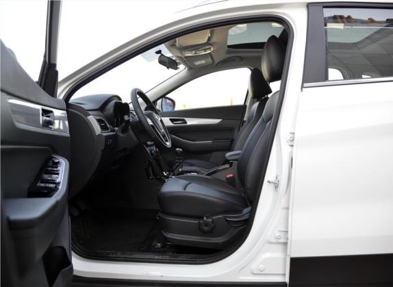 绅宝X55 2016款 1.5T 手动精英版 车厢座椅   前排空间
