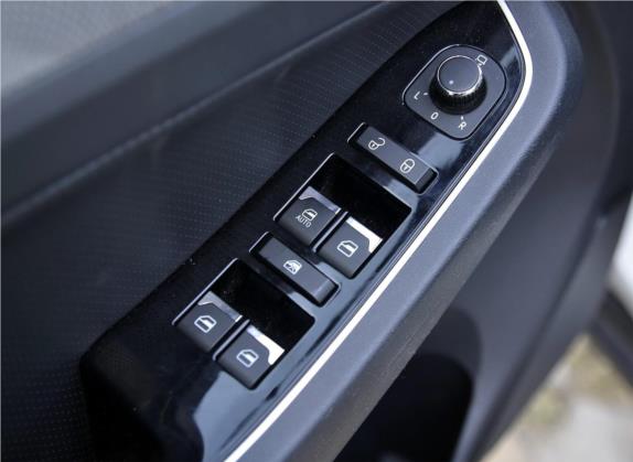 绅宝X55 2016款 1.5T 手动精英版 车厢座椅   门窗控制