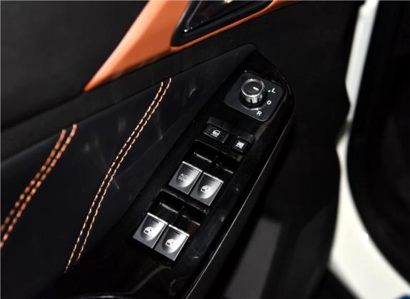绅宝X35 2016款 1.5L 手动豪华版 车厢座椅   门窗控制