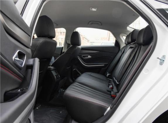 北京U7 2019款 1.5T 手动精英版 国V 车厢座椅   后排空间