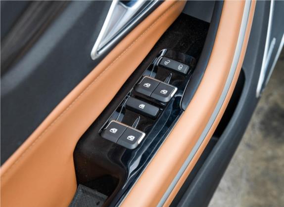 北京U7 2019款 1.5T 手动新智版 国V 车厢座椅   门窗控制