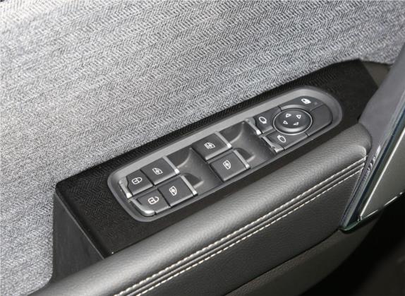 北京EX3 2020款 R500 劲风版 车厢座椅   门窗控制