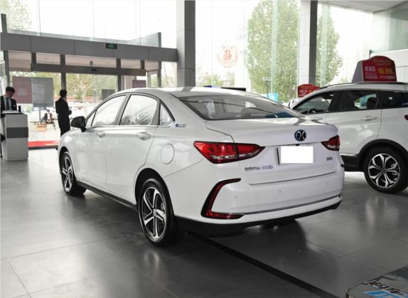北京EU5 2020款 经典款 R550 智潮版 外观   斜后