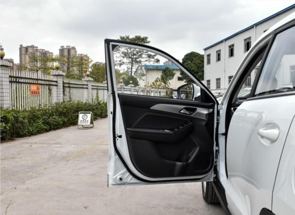 北京X3 2019款 1.5L 自动荣耀版 车厢座椅   前门板