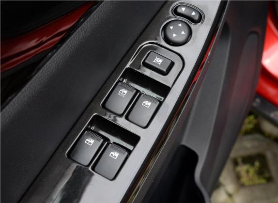 北汽幻速S2 2014款 1.5L 手动豪华型 国IV 车厢座椅   门窗控制