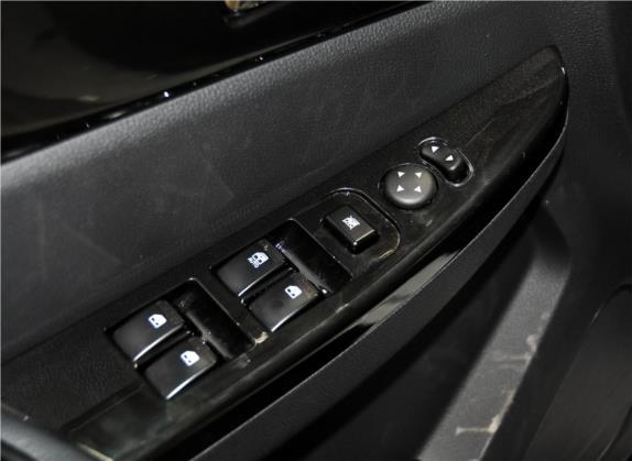 北汽幻速S2 2014款 1.5L 手动舒适型 国IV 车厢座椅   门窗控制