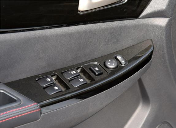 北汽幻速S2 2016款 1.5L 手动豪华型 国V 车厢座椅   门窗控制