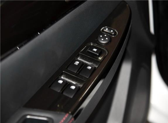 北汽幻速S3 2015款 1.5L 舒适型 国V 车厢座椅   门窗控制
