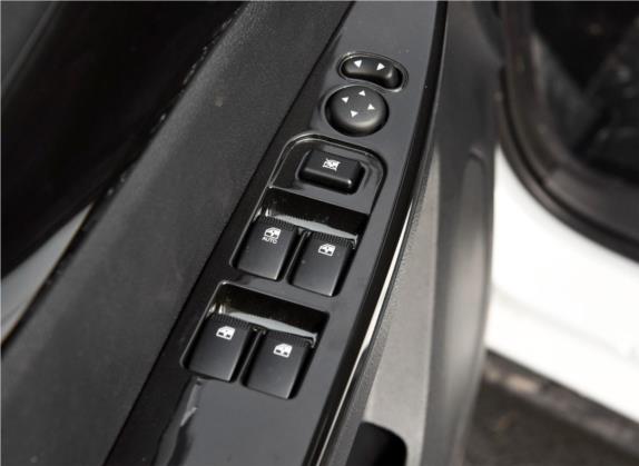 北汽幻速S3 2016款 1.5L 手动豪华型 国V 车厢座椅   门窗控制