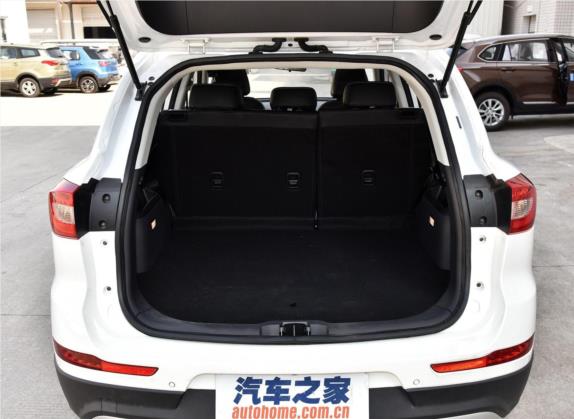 北汽幻速S6 2017款 1.5T 手动领先型 车厢座椅   后备厢