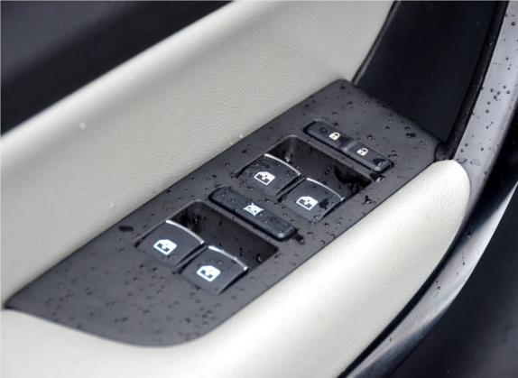 北汽幻速H3 2015款 1.5L 手动豪华型 车厢座椅   门窗控制