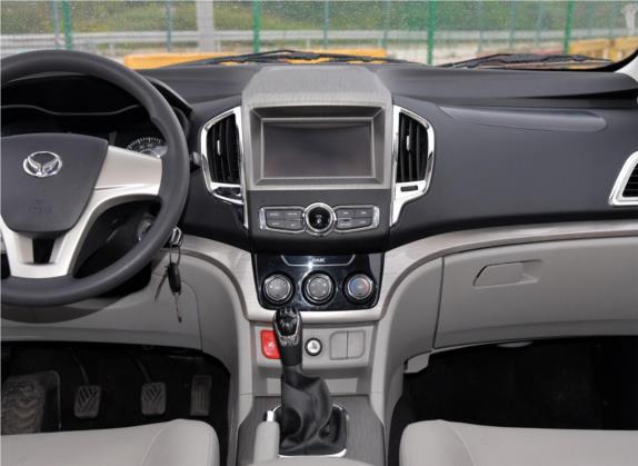 北汽幻速H3 2016款 H3F 1.5L 手动舒适型 中控类   中控台