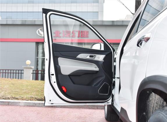 北汽幻速S5 2017款 1.3T 手动尊贵型 车厢座椅   前门板