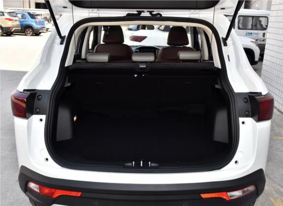 北汽幻速S5 2017款 1.3T CVT豪华型 车厢座椅   后备厢
