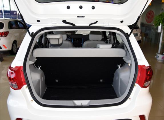 北汽新能源EV 2015款 EV200 轻快版 车厢座椅   后备厢