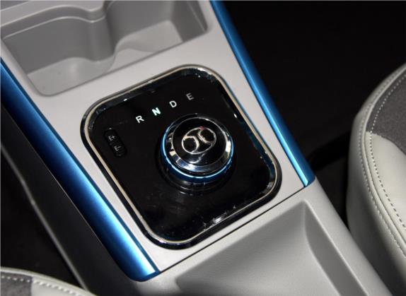 北汽新能源EV 2015款 EV200 轻快版 中控类   挡把