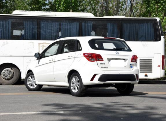北汽新能源EV 2015款 EV160 轻秀版 外观   斜后