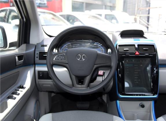 北汽新能源EV 2016款 EV160 轻快版 中控类   驾驶位