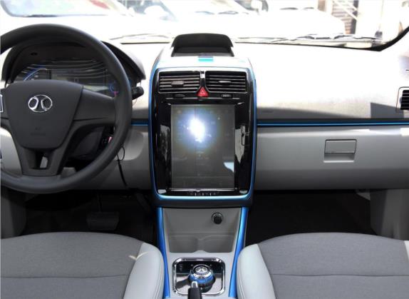 北汽新能源EV 2016款 EV160 轻快版 中控类   中控台