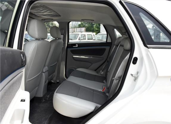 北汽新能源EV 2016款 EV160 轻秀版 车厢座椅   后排空间