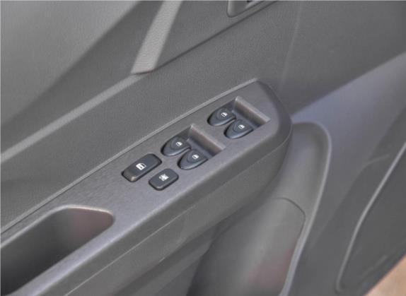 北汽新能源EC 2017款 EC180 灵秀版 车厢座椅   门窗控制