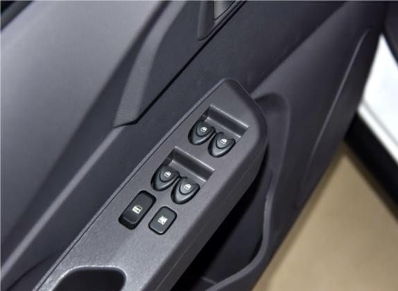 北汽新能源EC 2017款 EC180 灵动版 车厢座椅   门窗控制