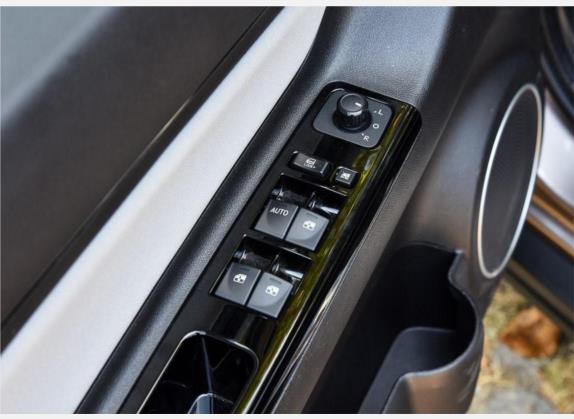 北汽新能源EC5 2019款 新潮版 车厢座椅   门窗控制
