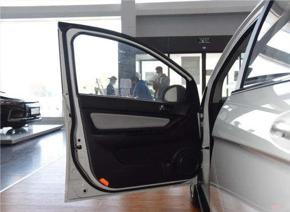 北汽新能源EC5 2020款 新尚版 车厢座椅   前门板