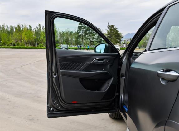 宝沃BX7 2018款 2.0T TS 四驱旗舰型 国V 车厢座椅   前门板