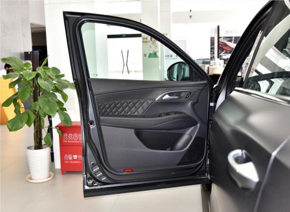 宝沃BX7 2018款 2.0T TS 四驱至尊型 车厢座椅   前门板