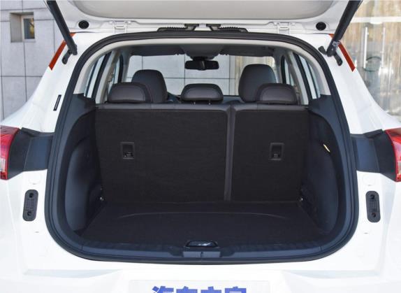 宝沃BX3 2020款 20TGDI 两驱自动豪华型 车厢座椅   后备厢