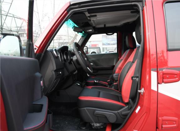 北京BJ40 2017款 40L 2.3T 手动四驱环塔冠军版 车厢座椅   前排空间