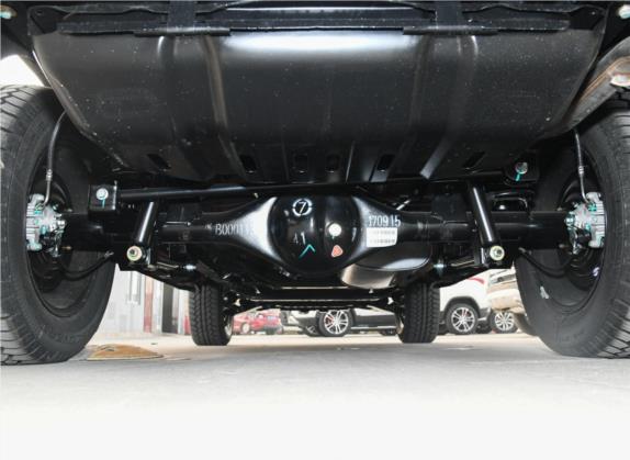 北京BJ40 2017款 40L 2.3T 手动四驱环塔冠军版 其他细节类   后悬架