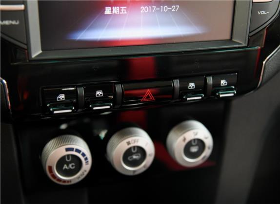 北京BJ40 2017款 40L 2.3T 手动四驱环塔冠军版 车厢座椅   门窗控制