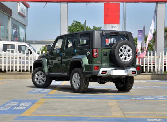 北京BJ40 2018款 PLUS 2.0D 手动四驱尊贵型 国V 外观   斜后