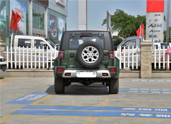 北京BJ40 2018款 PLUS 2.0D 手动四驱尊贵型 国V 外观   正后