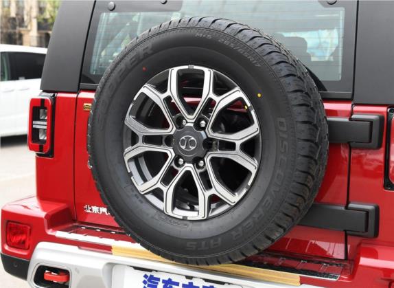 北京BJ40 2019款 2.0T 自动四驱城市猎人版尊享型 国V 其他细节类   备胎