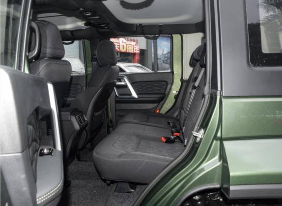 北京BJ40 2019款 PLUS 2.3T 手动四驱尊贵版 国VI 车厢座椅   后排空间
