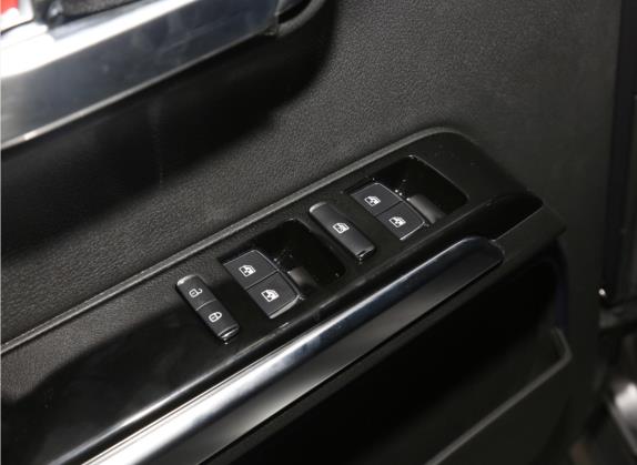 北京BJ40 2021款 2.0T 自动四驱环塔冠军版 车厢座椅   门窗控制