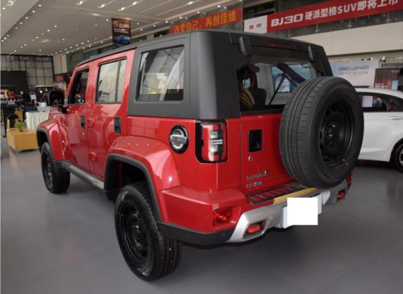 北京BJ40 2022款 2.0T 自动四驱公务版 外观   斜后