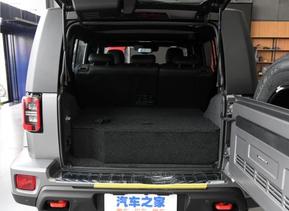 北京BJ40 2022款 2.0T 自动四驱环塔冠军版 车厢座椅   后备厢