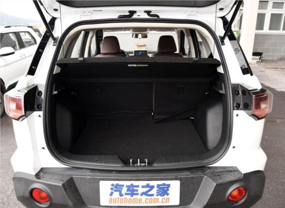 比速T3 2017款 1.3T 手动舒适型 车厢座椅   后备厢