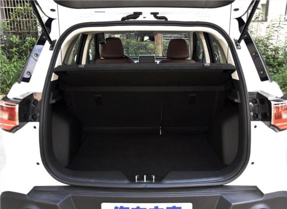 比速T3 2017款 1.3T CVT尊贵型 车厢座椅   后备厢