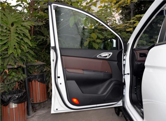 比速T5 2017款 1.5T 自动尊贵型 车厢座椅   前门板