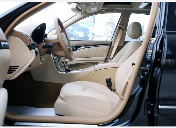 奔驰E级 2006款 E 280 优雅型 车厢座椅   前排空间