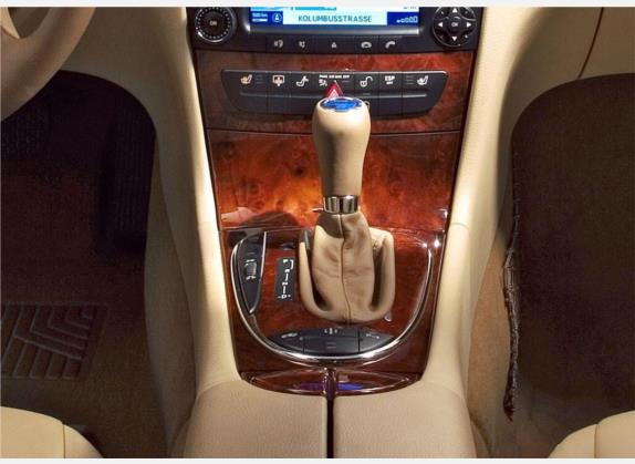奔驰E级 2007款 E 350 时尚型 中控类   挡把