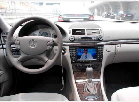 奔驰E级 2007款 E 230 时尚型 中控类   驾驶位