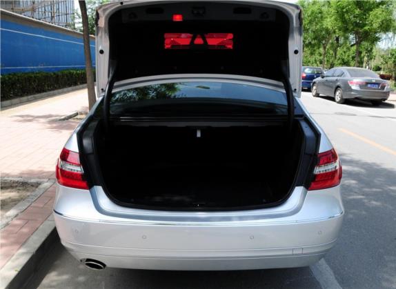 奔驰E级 2011款 E 260 L CGI时尚型 车厢座椅   后备厢